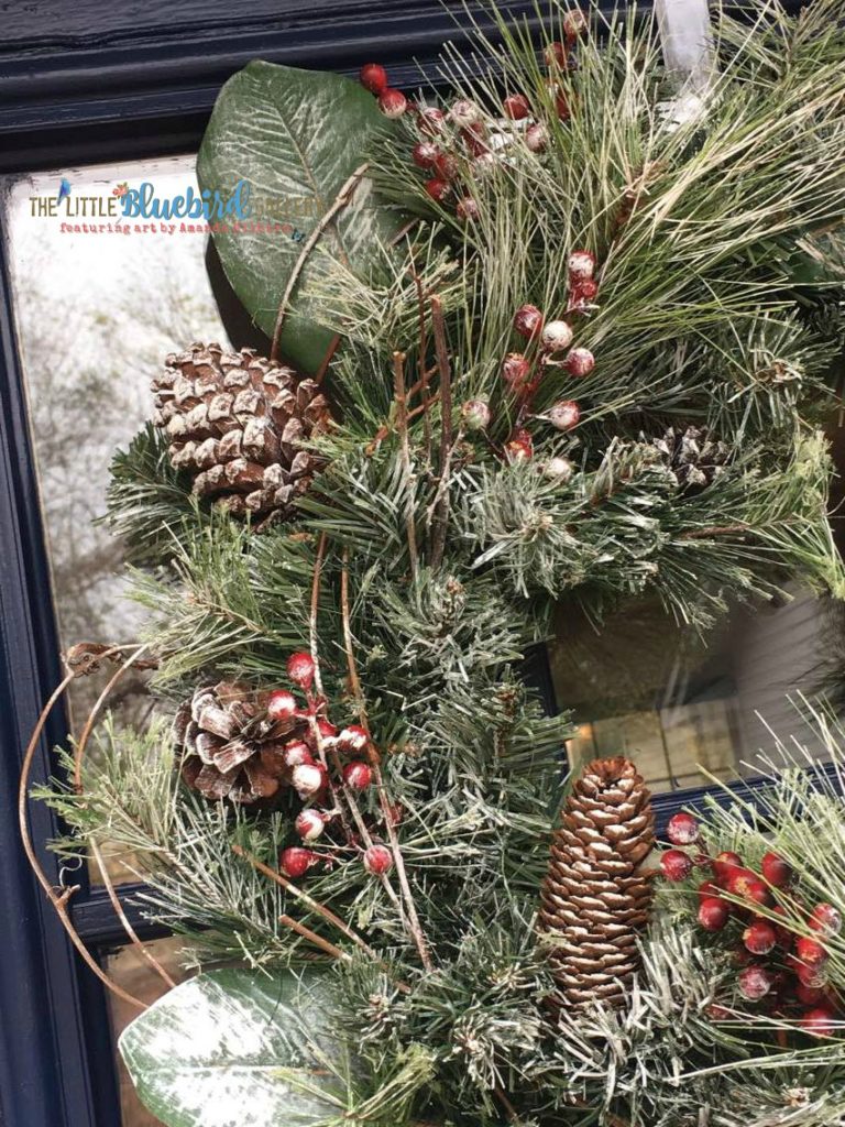 How to update an old wreath with chalky paint! #diy #wreath #christmasdecor